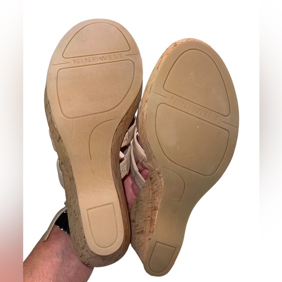 Nine West - neutral  tan Wedges - cork wedge - size 6 - NIB NWT - Picture 5 of 7